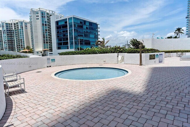 Building Photo - 16445 Collins Ave