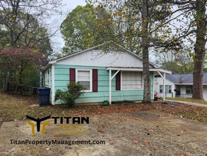 Building Photo - 2 bed Duplex