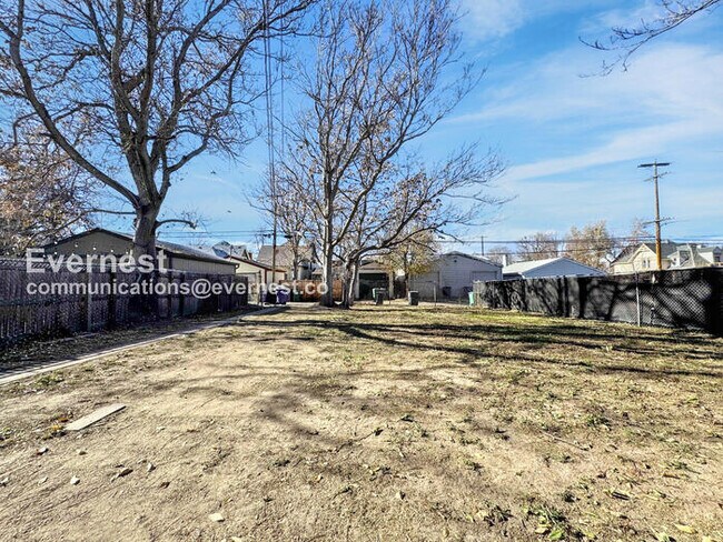 Building Photo - 2755 N Humboldt St