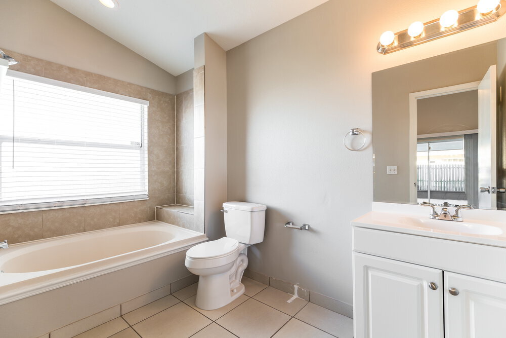 Building Photo - 11831 Cranbourne Dr