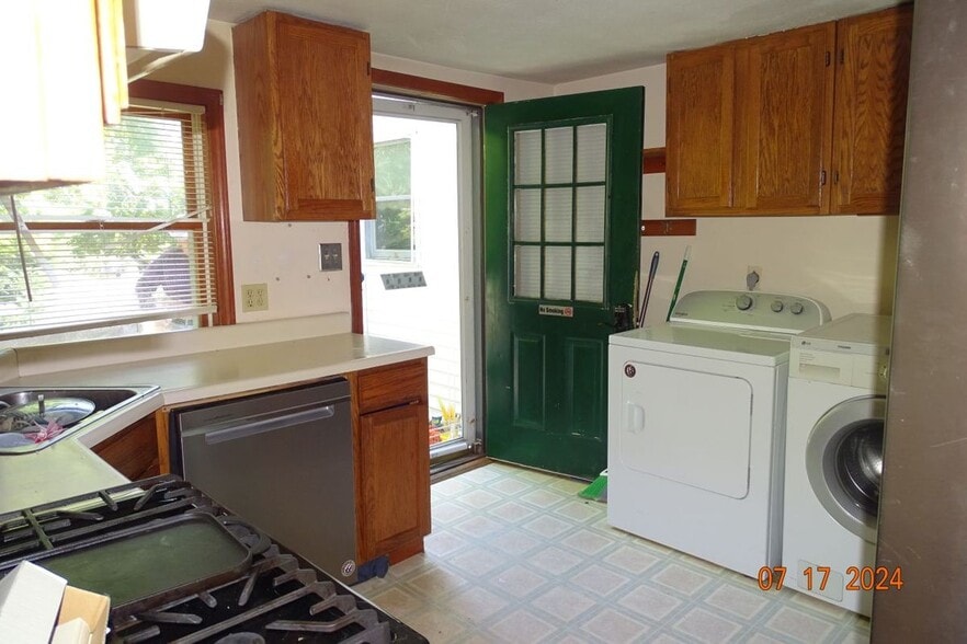 Building Photo - 410 Bald Hill Rd