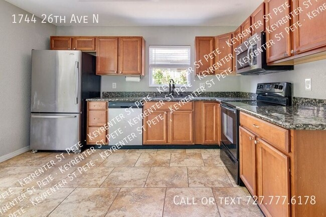 Building Photo - 1744 26th Ave N