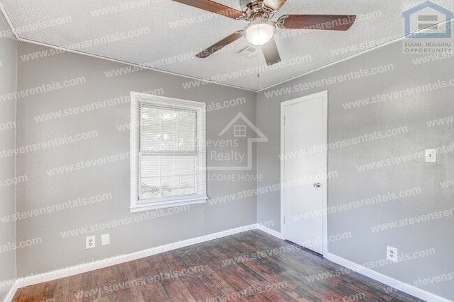Building Photo - 1806 NW Lincoln Ave