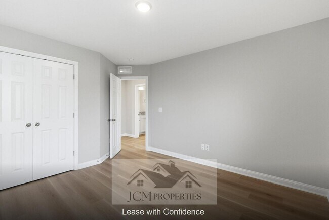 Building Photo - 112 Lambert Fld