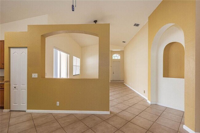 Building Photo - 5717 Spanish River Rd