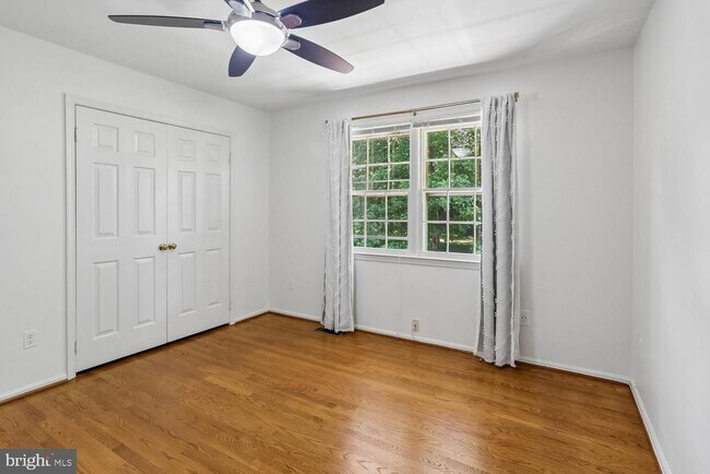 Building Photo - 903 Ridge Dr