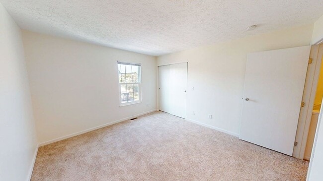 Building Photo - 4652 Shalers Dr