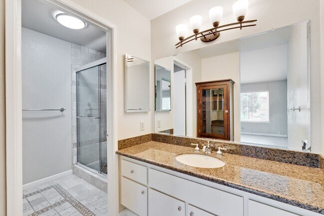 Building Photo - 6651 Bunker Hill Ct