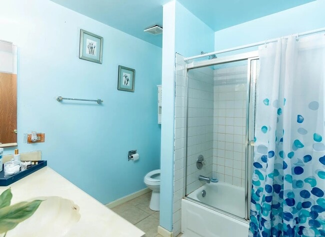 Building Photo - 2120 Brittany Ct