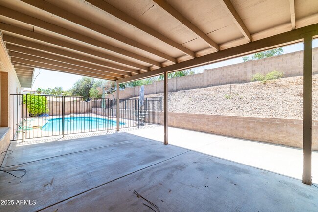 Building Photo - 2847 E Acoma Dr