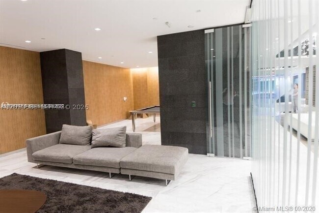 Building Photo - 400 Sunny Isles Blvd