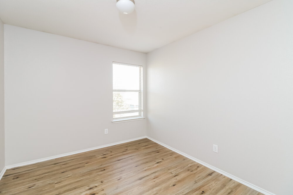 Building Photo - 10628 Wild Oak Dr