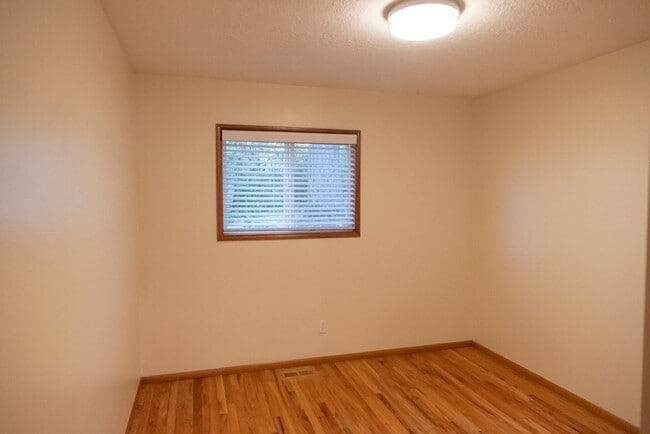 Building Photo - 9054 SW 38th Ave