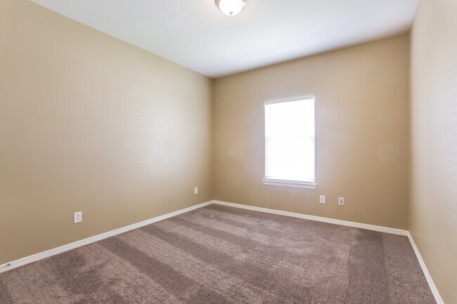 Building Photo - 21331 Berry Ridge Ln