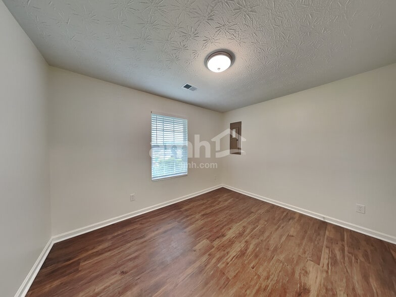 Building Photo - 816 Carlton Pointe Terrace