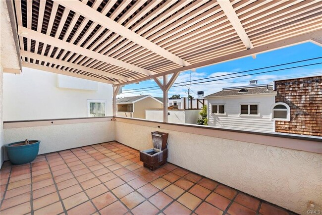 Building Photo - 517 Poppy Avenue, Newport Beach, CA 92625 ...