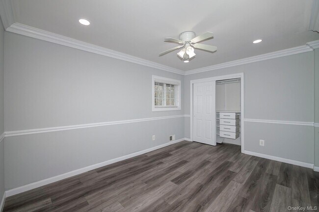 Building Photo - 5 Dark Hollow Rd