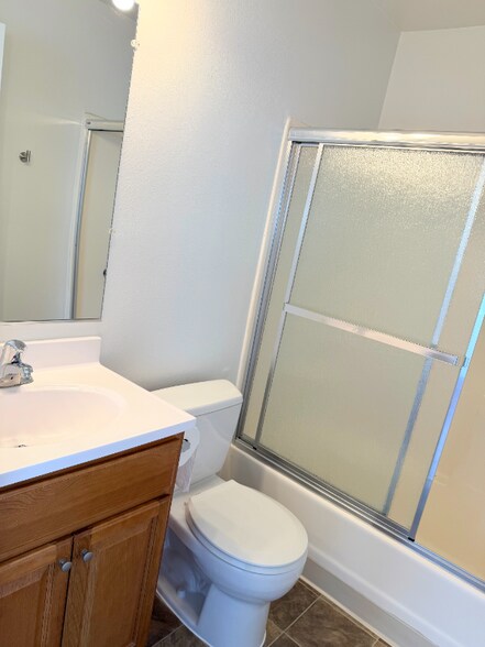 Building Photo - 4953 Barstow St