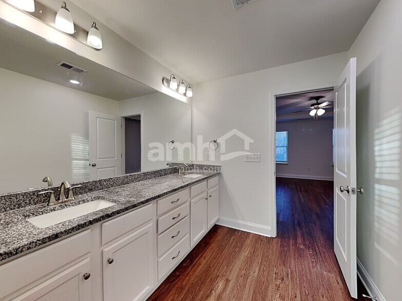 Building Photo - 119 Fairway Crossing Way