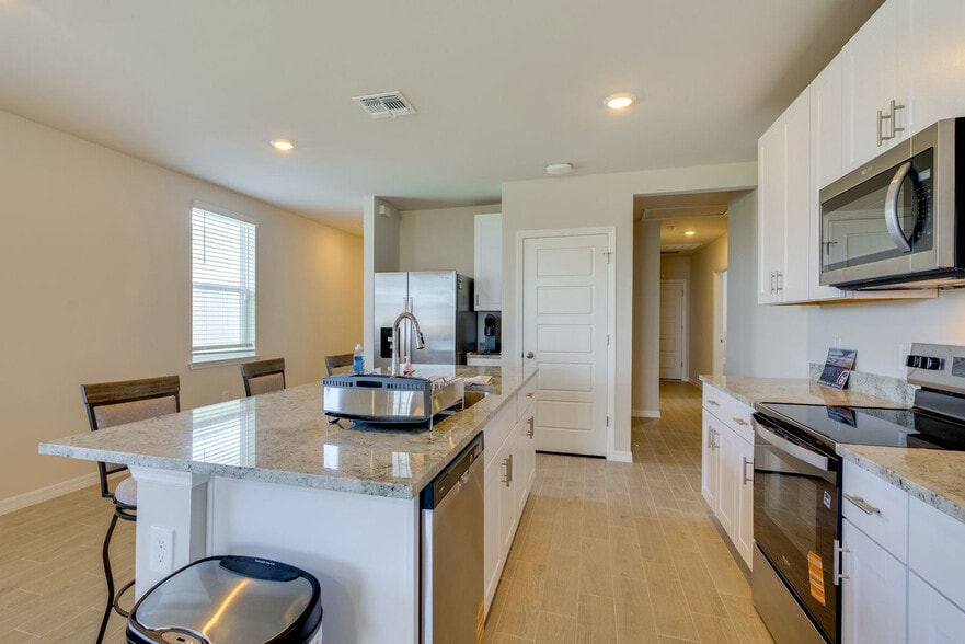 Building Photo - 44488 Diamond Trl