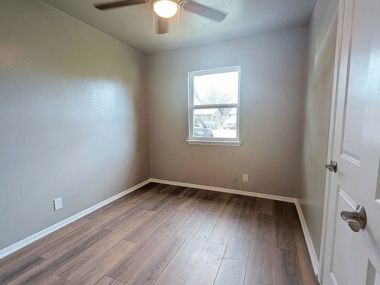 Building Photo - 5802 Magnes Ln