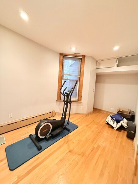 Building Photo - 2123 N Seminary Ave