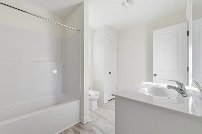 Building Photo - 12617 James River Dr