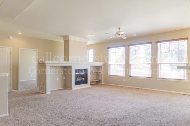 Building Photo - 3305 Hollycrest Dr
