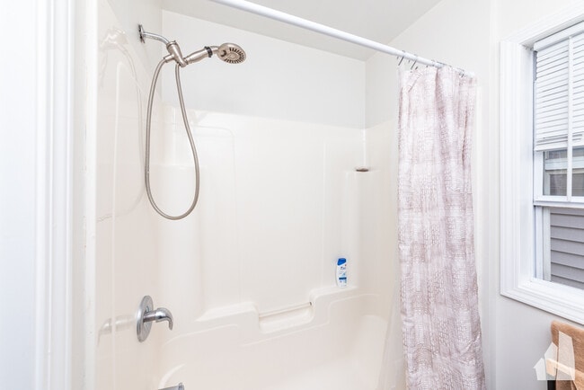 Building Photo - 2428 W Carmen Ave