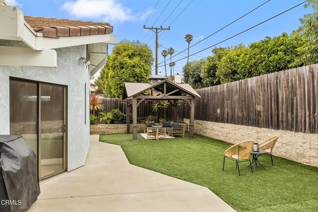 Building Photo - 2226 Sanderling St