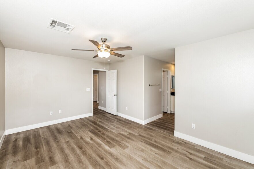 Building Photo - 9327 Pyrope Ct