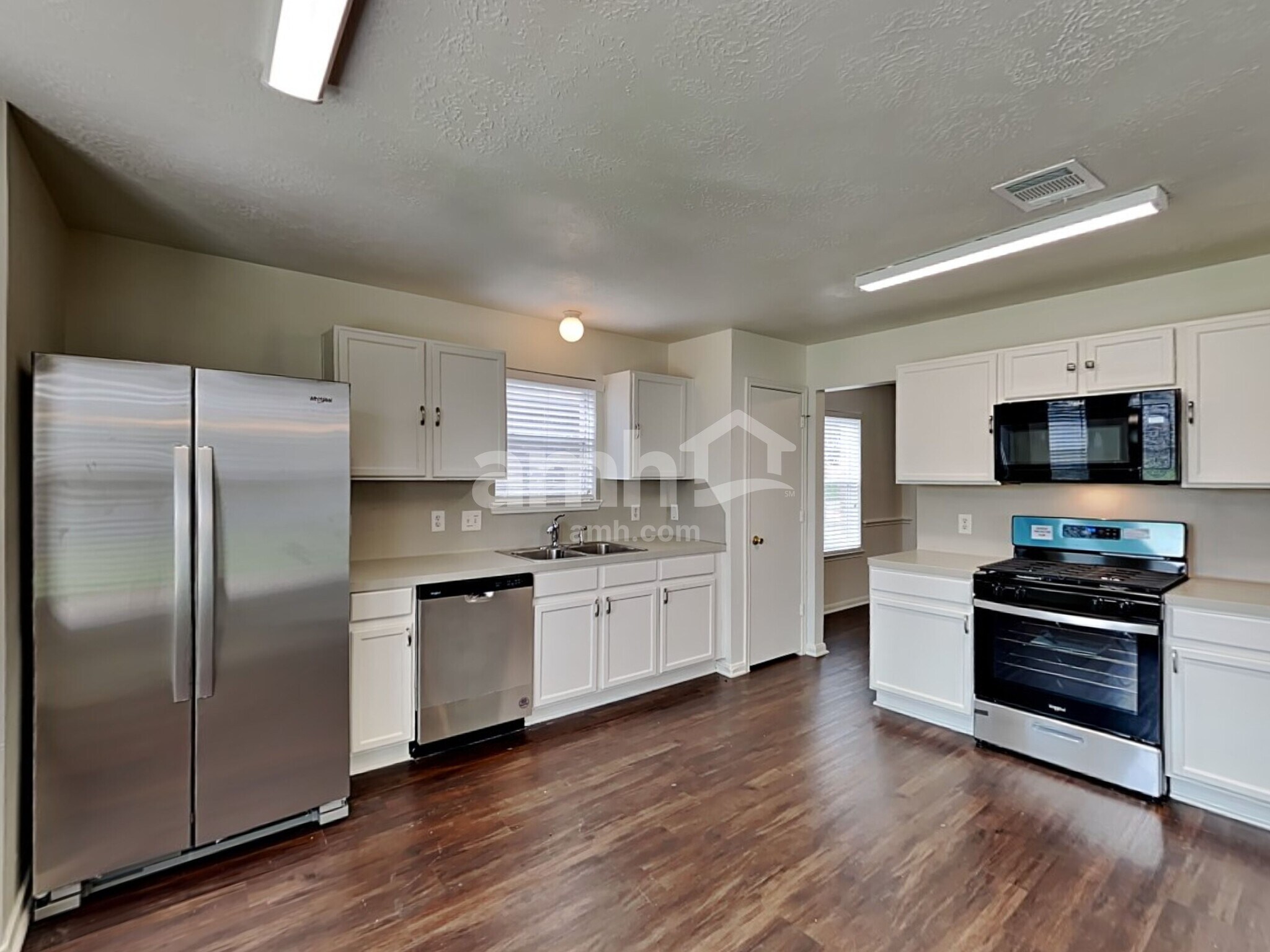 Building Photo - 9423 Eaglewood Spring Dr