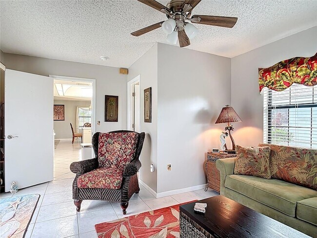 Building Photo - 290 Rotonda Cir