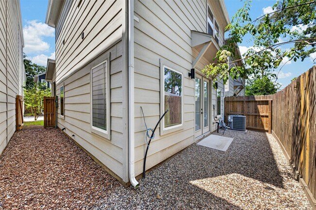 Building Photo - 778 W Tidwell Road #C C