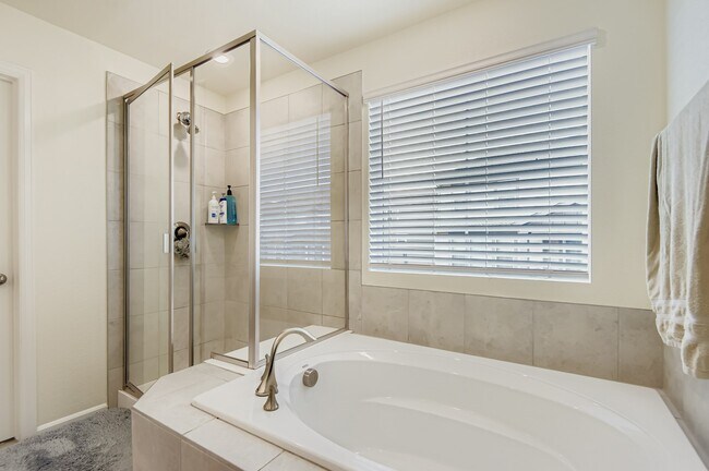 Building Photo - 3103 Jonquil St