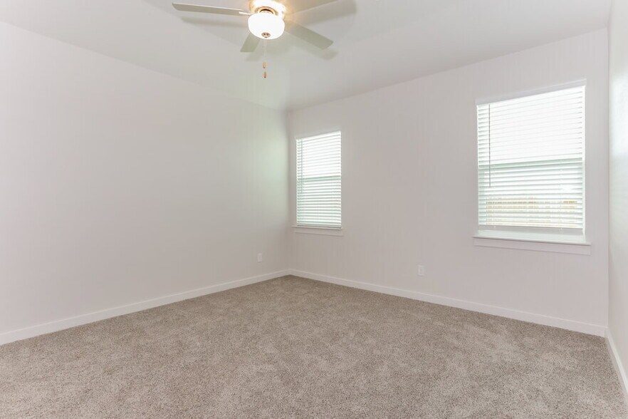 Building Photo - 208 Julian Davis Dr