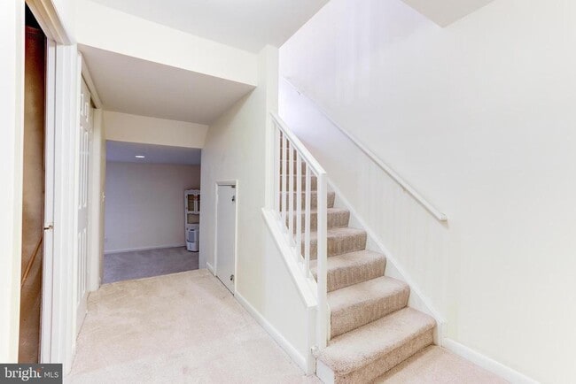 Building Photo - 8509 Jeffersonian Ct