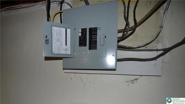 Building Photo - 353 West St