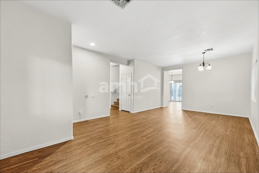 Building Photo - 5128 W Shumway Farm Rd