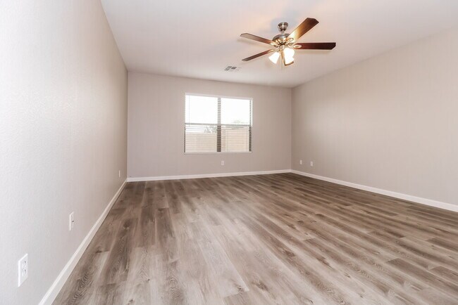 Building Photo - 9411 W Eaton Rd