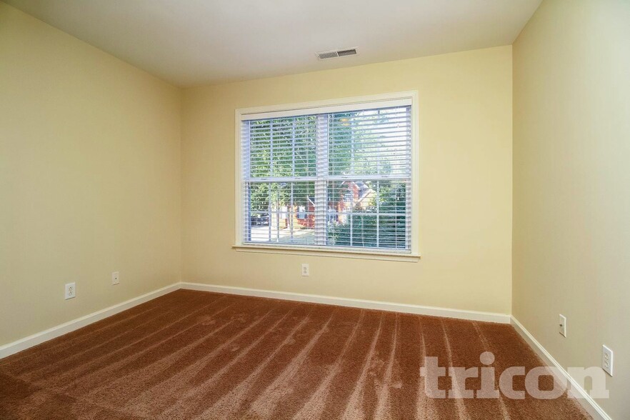 Building Photo - 746 Sergio Ave