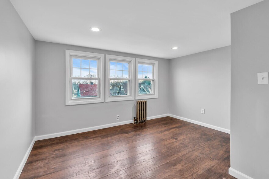 Building Photo - 181 Jacoby Street