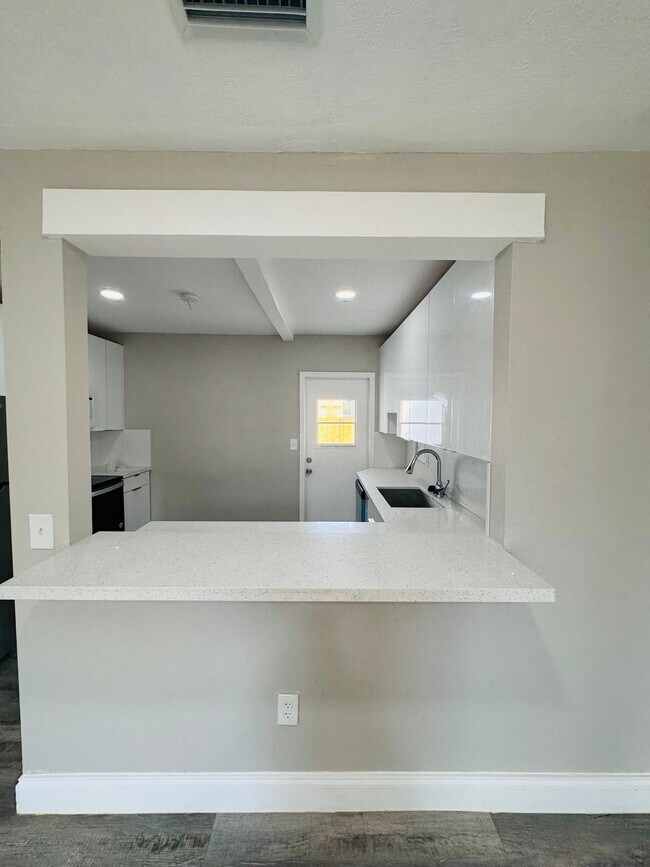 Building Photo - 8241 SW 37th St