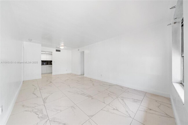 Building Photo - 2301 NE 170th St