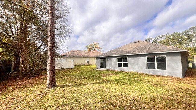 Building Photo - BEAUTIFUL 3/2 w/ office HOME in Deltona!