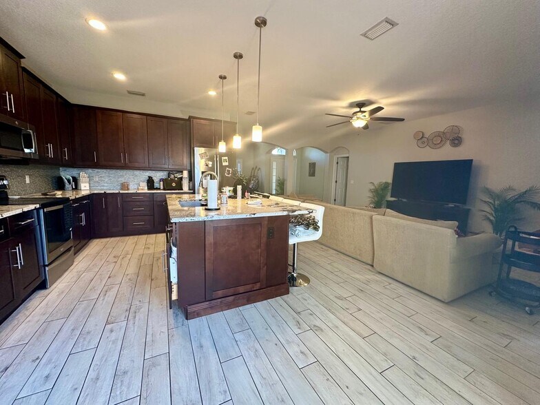 Building Photo - 17811 Olive Oak Way