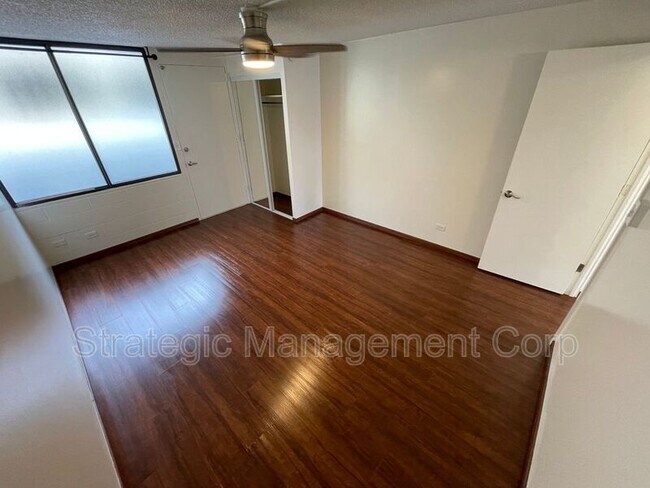 Building Photo - 1301 Lusitana St