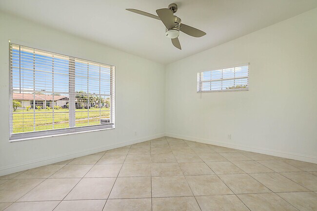 Building Photo - 5241 Breadfruit Cir