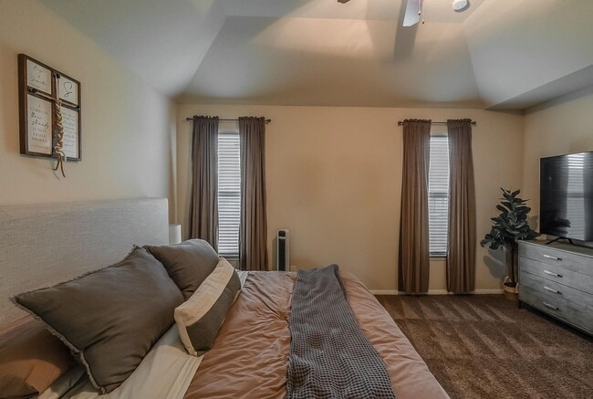 Building Photo - 23426 Tirino Shores Dr