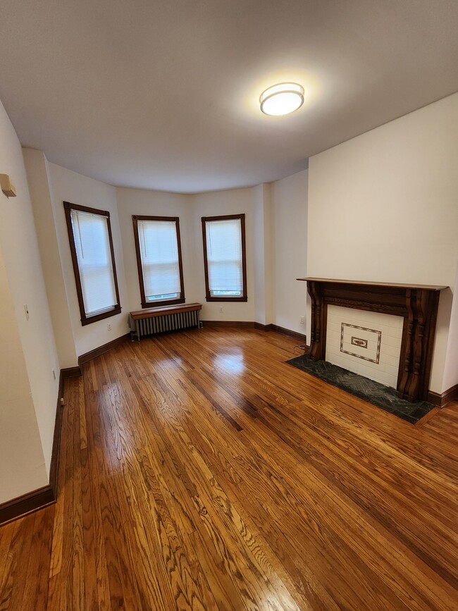 Building Photo - 77 W Lacrosse Ave